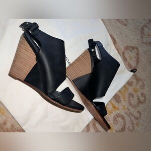 New Vince Black Leather Open Toe Wooded Wedge Sandals- sz 7 | 37.5